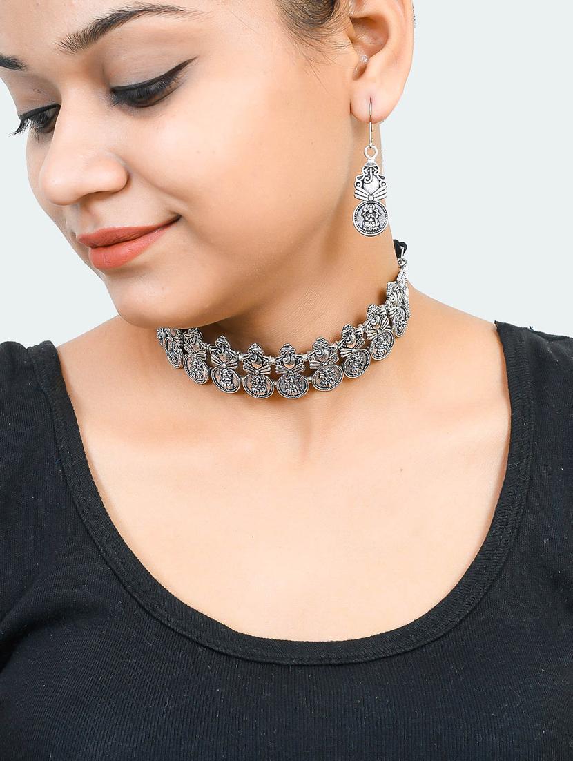 oxidised silver choker necklace with earring - 17400662 - Zoom Image - 5
