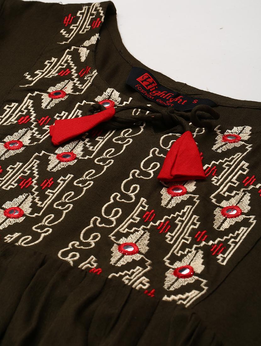 embroidered a-line kurti - 18141212 - Zoom Image - 4