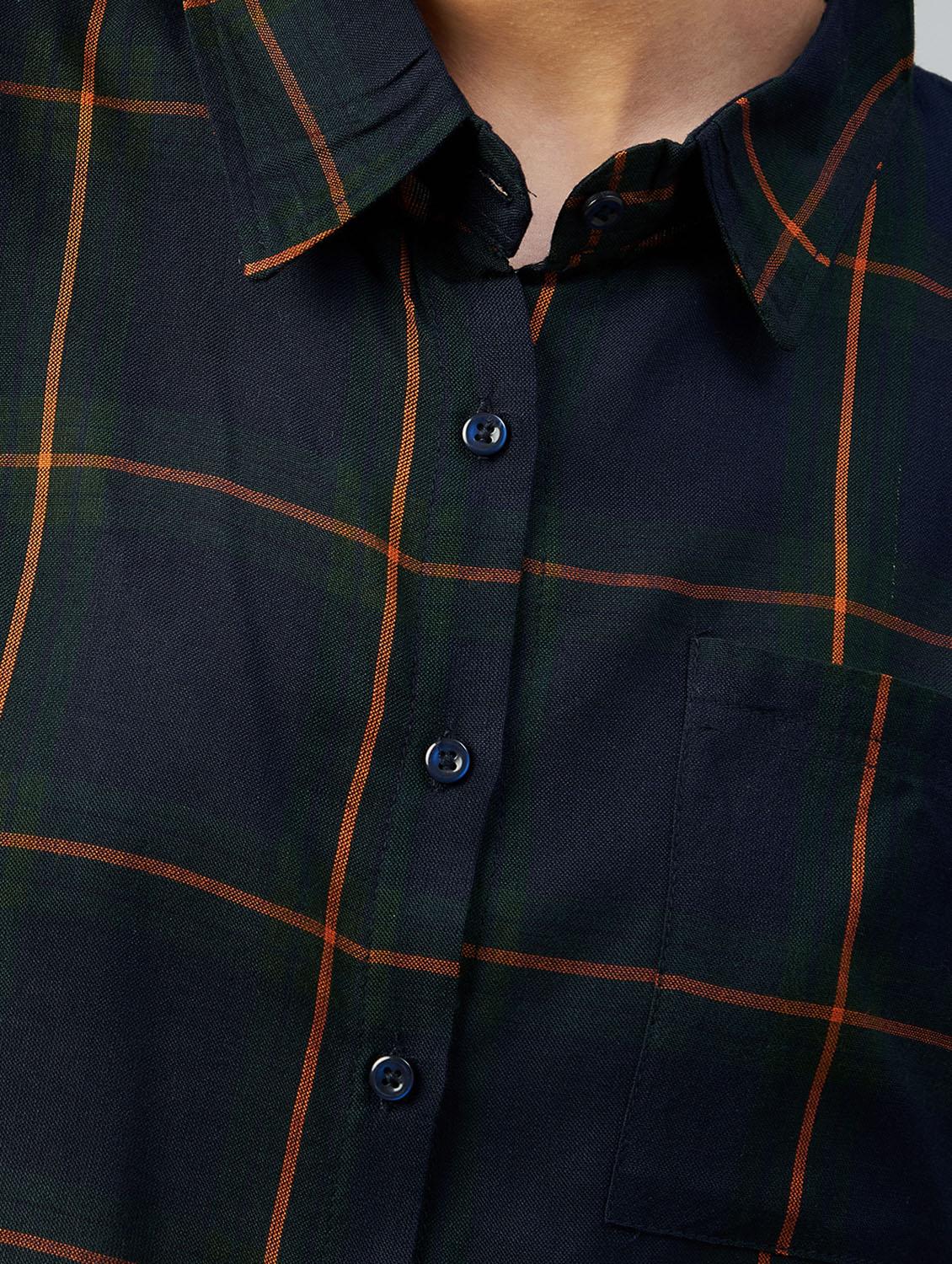 straight hem checkered crop shirt - 18426982 - Standard Image - 4