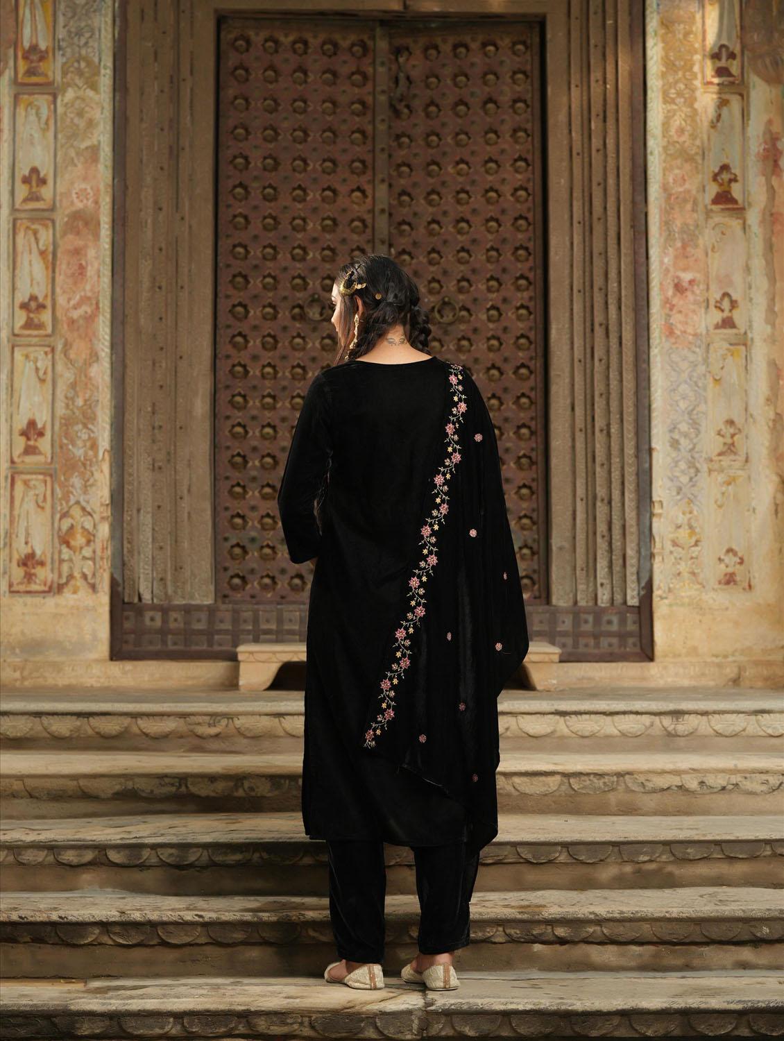embroidered kurta pant set with dupatta - 18576148 - Standard Image - 3