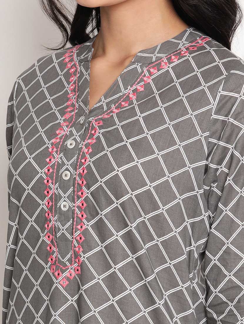 women's straight kurta - 19264369 - Zoom Image - 3