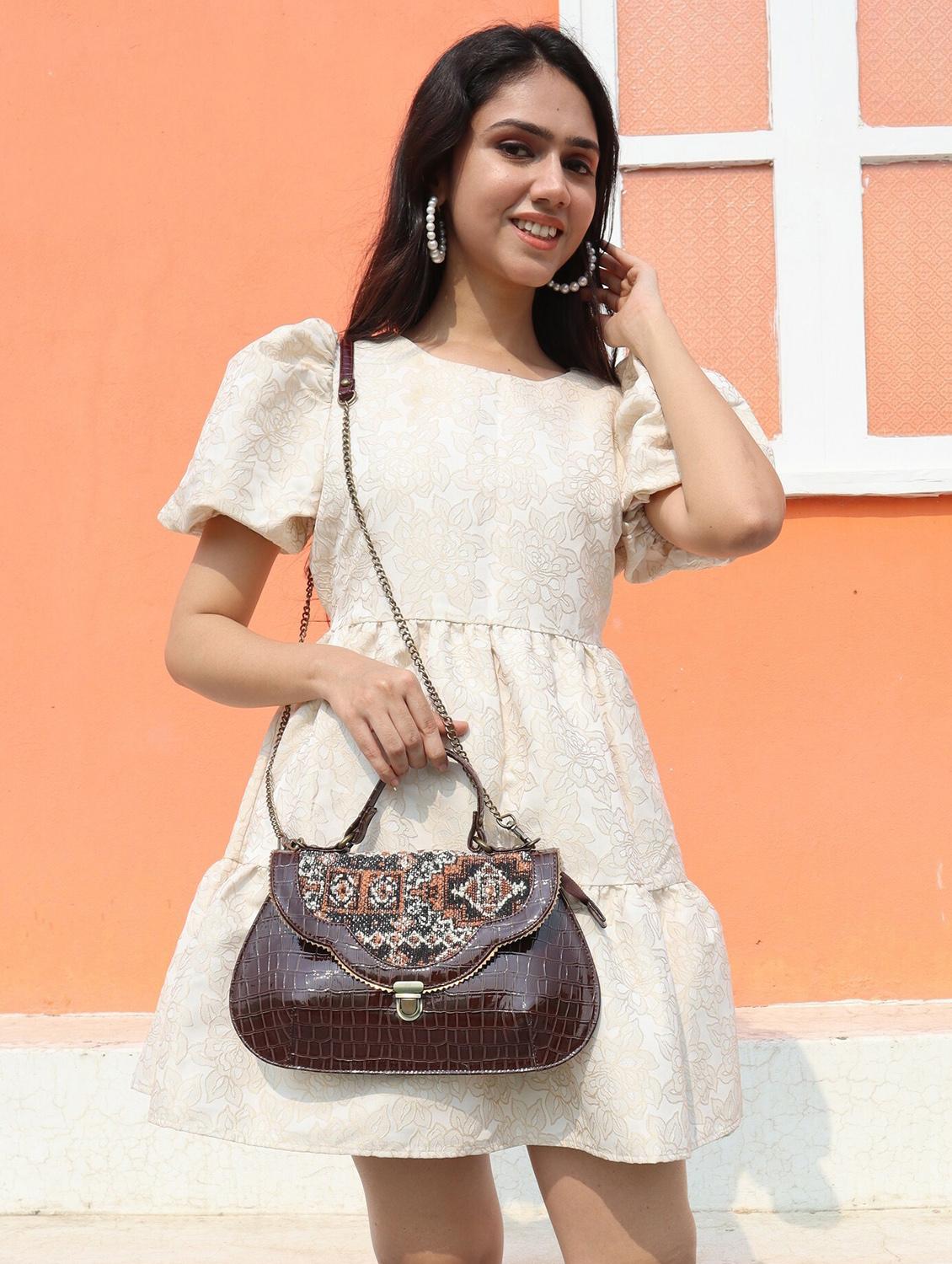 women designer sling bag - 19335161 - Zoom Image - 3