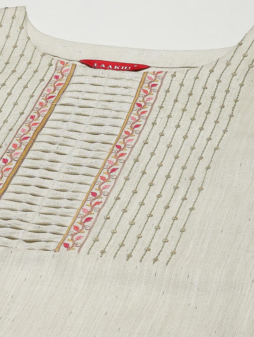 women's straight kurta - 19749022 - Zoom Image - 4