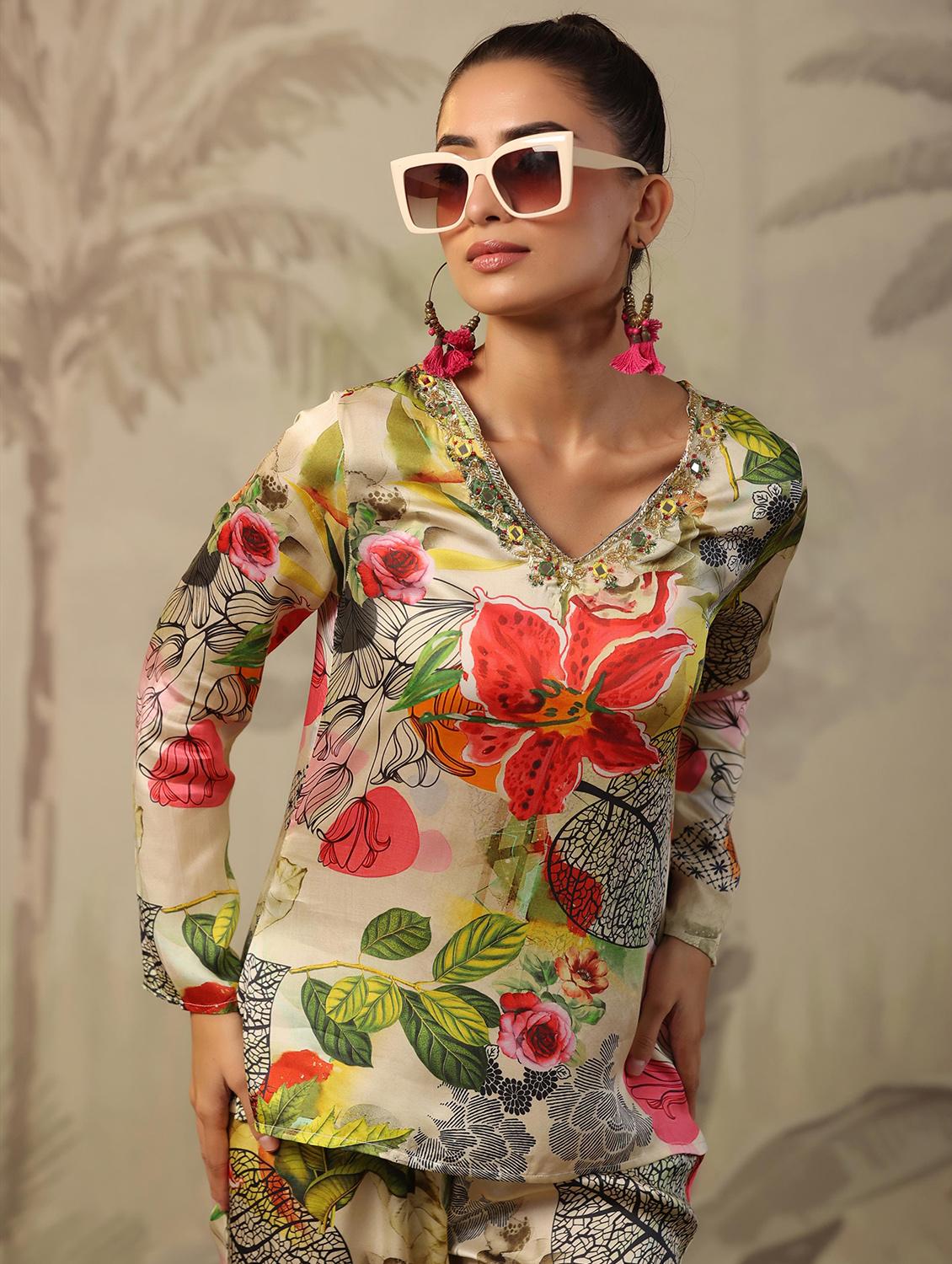 women multi color florals print v neck co-ord sets - 20458199 - Standard Image - 4