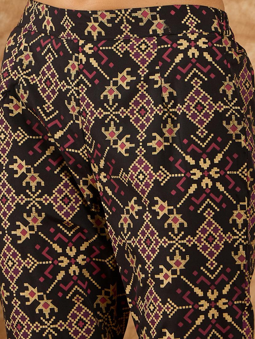 women three quarter sleeve kurta pant set - 20957702 - Zoom Image - 5