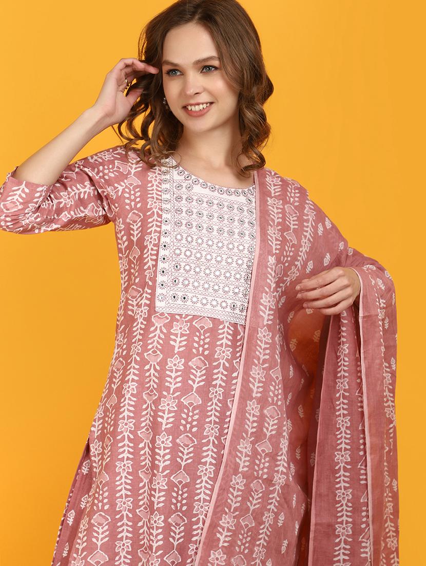 women peach printed kurta pant set with dupatta - 20958781 - Zoom Image - 3