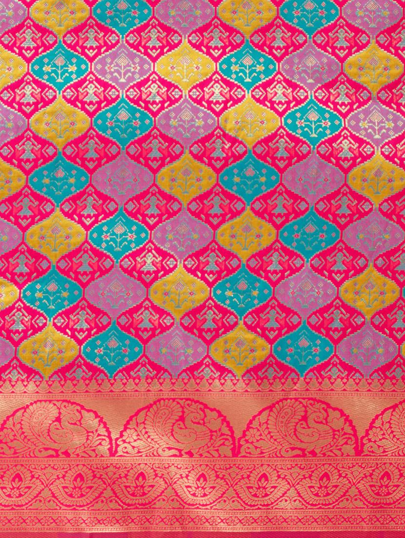 women self design patola saree with blouse - 21024905 - Standard Image - 4