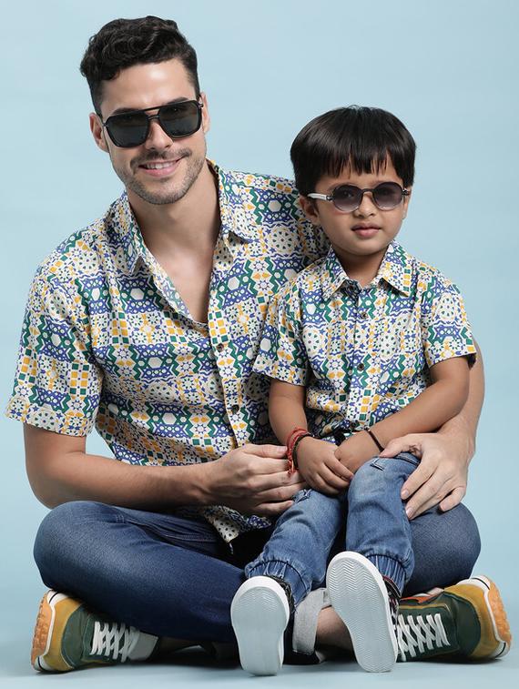 men geometric printed regular shirt - 21081343 - Standard Image - 4
