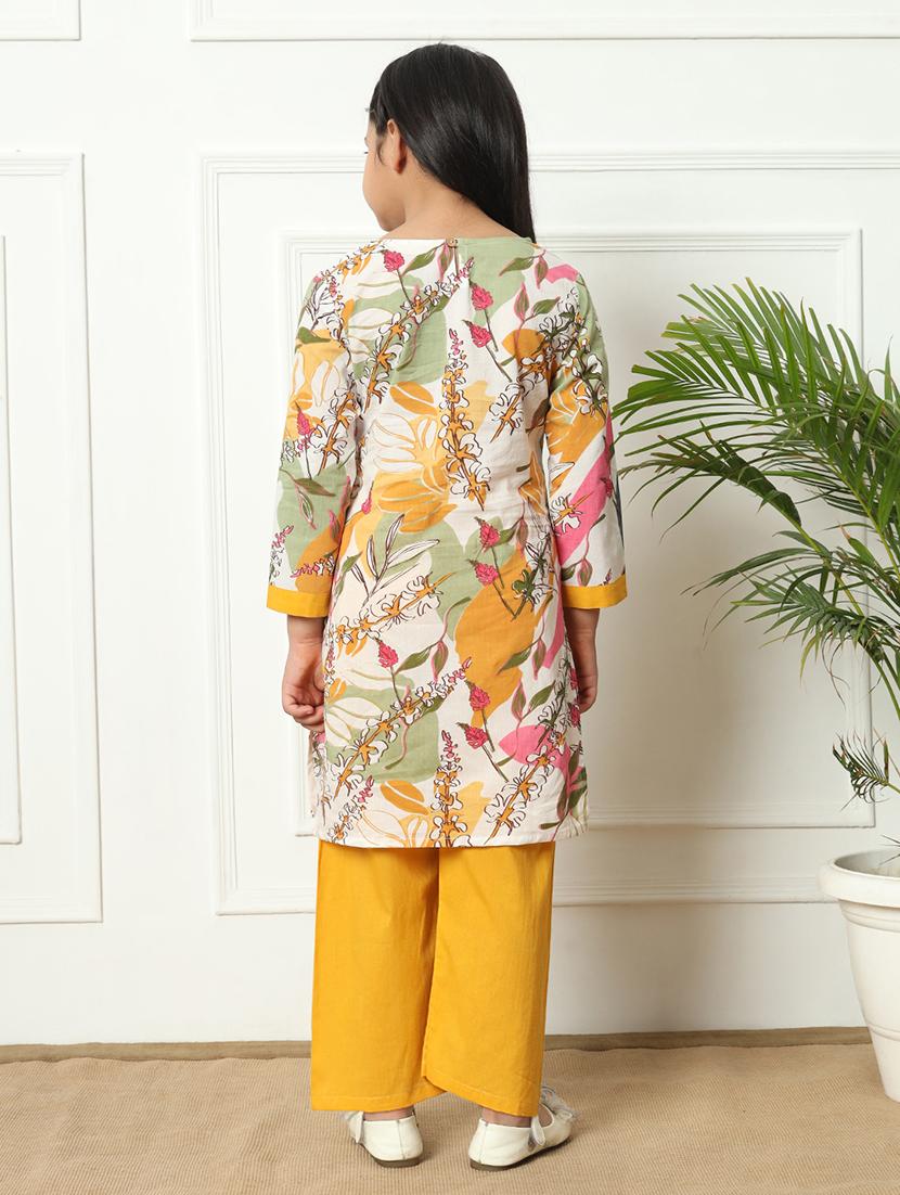 girls printed cotton kurta palazzo suit set - 21254056 - Zoom Image - 3