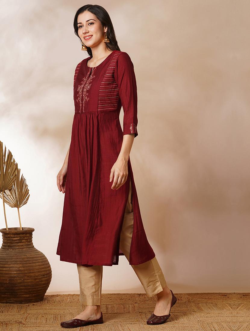women maroon notch neck a-line kurta - 21521909 - Zoom Image - 2