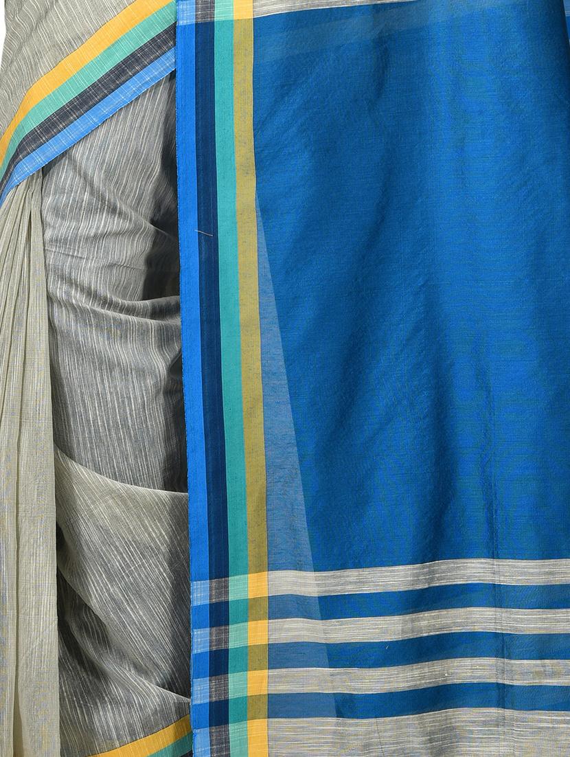 women solid handloom saree - 21537143 - Zoom Image - 3