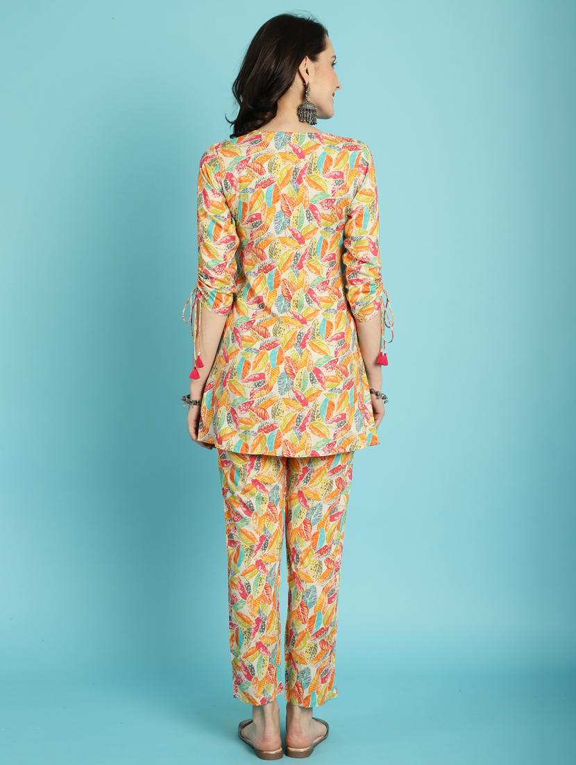 women printed v neck co-ord sets - 21557485 - Standard Image - 4